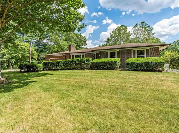 10166 Douglas Rd, Osceola, IN 46561