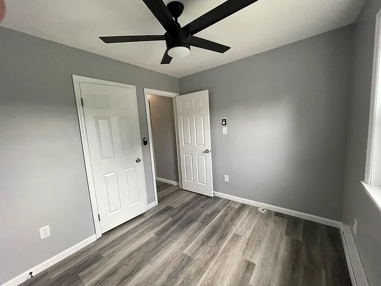 570 Elm St — Photo 9