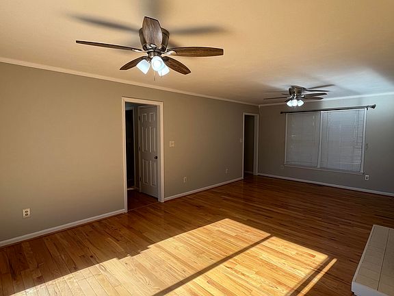 3rd image of 5179 Orchard Hill Dr