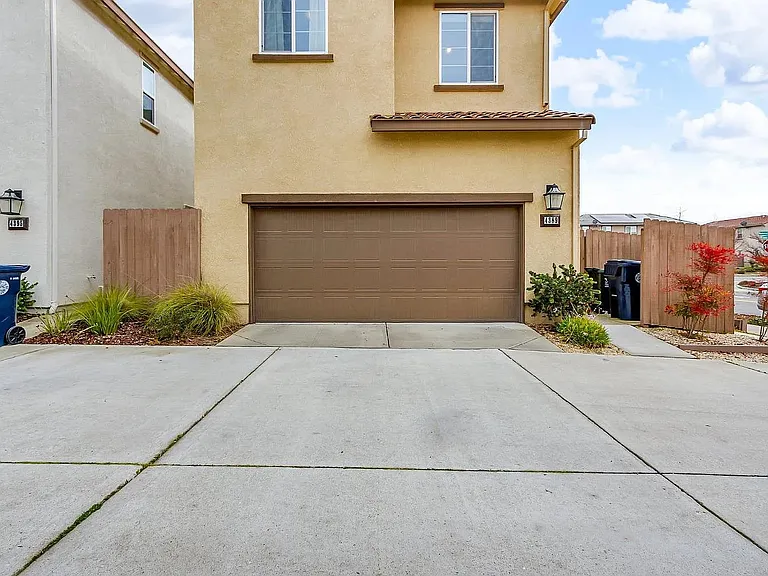 4389 Natomas Central Dr — Photo 30