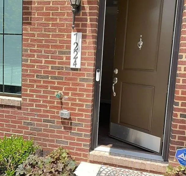 7224 Mountaineer Dr — Photo 2