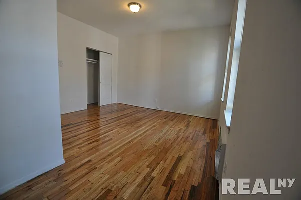 Rented by REAL New York | media 10