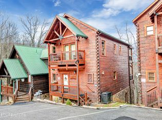 1253 Bear Cub Way, Gatlinburg, TN 37738
