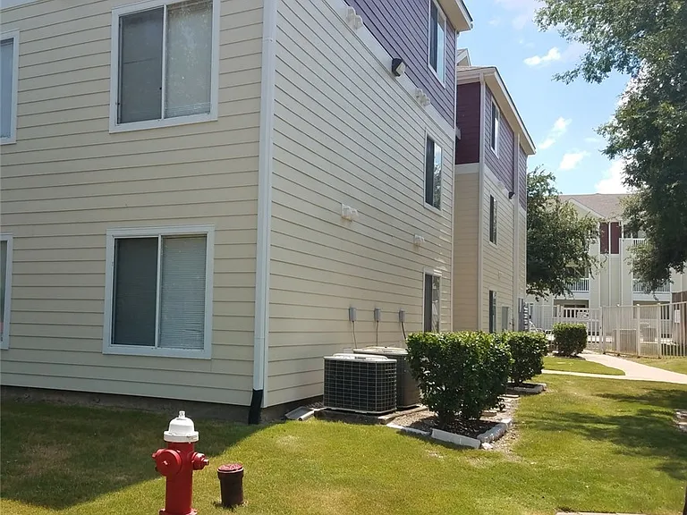 519 Parkway #201 — Photo 16