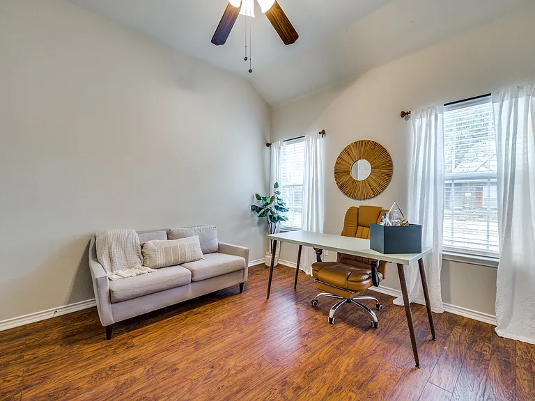 7514 Saint Stephens Sq — Photo 9