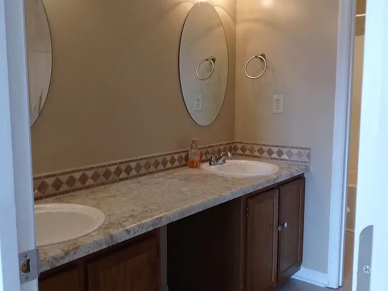 2224 Spindle Tree Dr — Photo 9