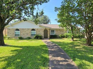 1000 Springdale Rd, Bedford, TX 76021