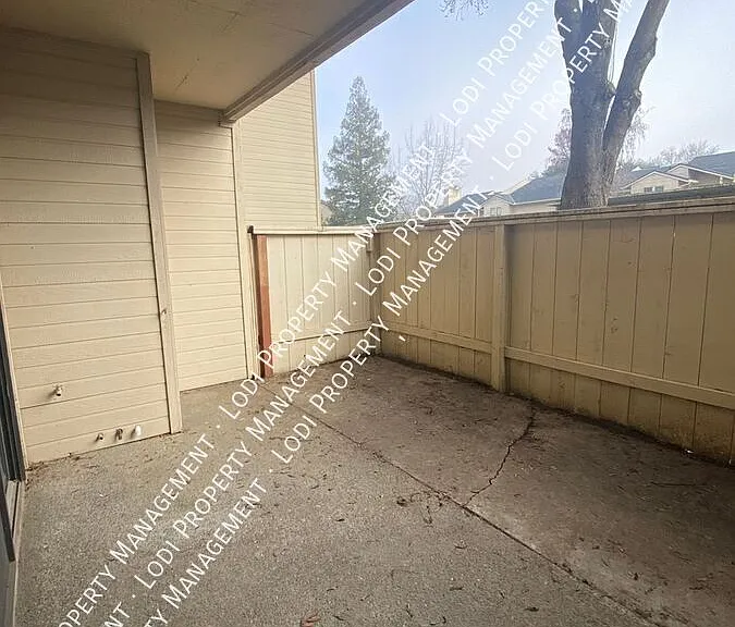 2401 Eilers Ln #1005 — Photo 15