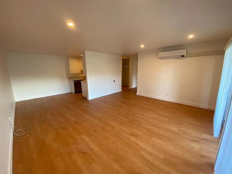1320 Palos Verdes Drive (10) — Photo 5