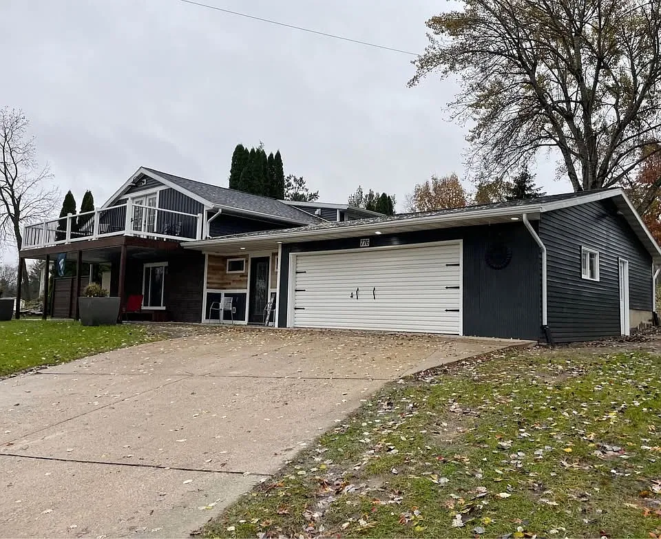 2 bed, 1300 sqft, $2,000 — Photo 1