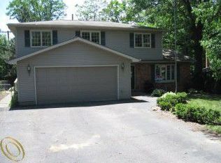 5989 Middle Lake Rd, Clarkston, MI 48346
