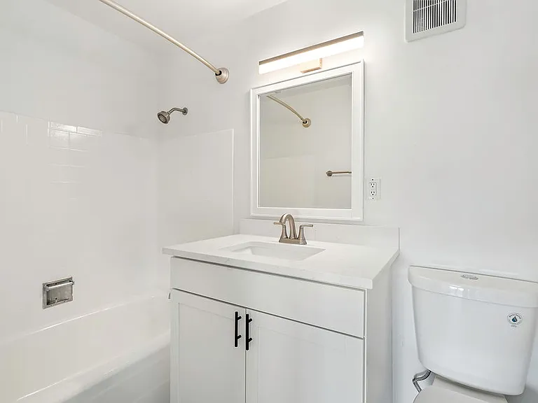 Boulevard 99 Apartments — Photo 17