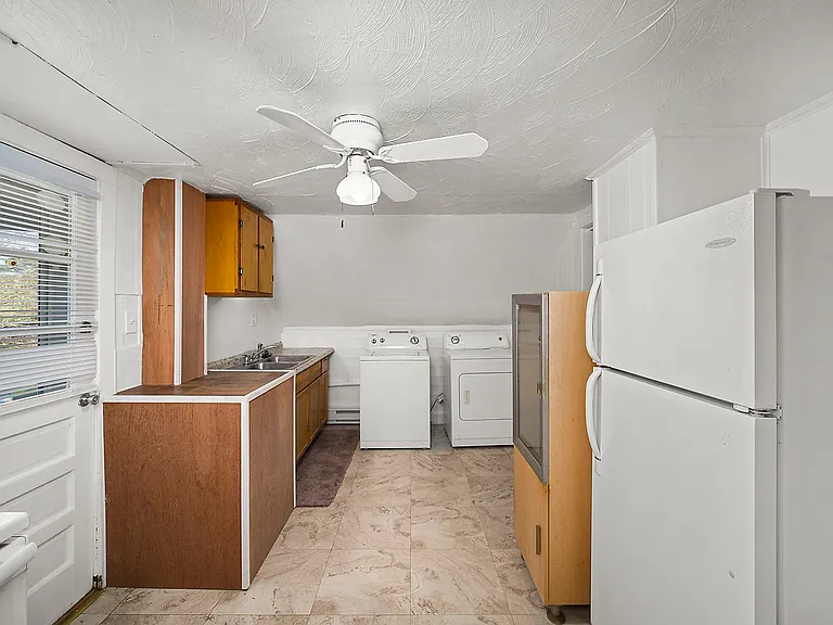 1270 Old Buckroe Rd #B — Photo 19
