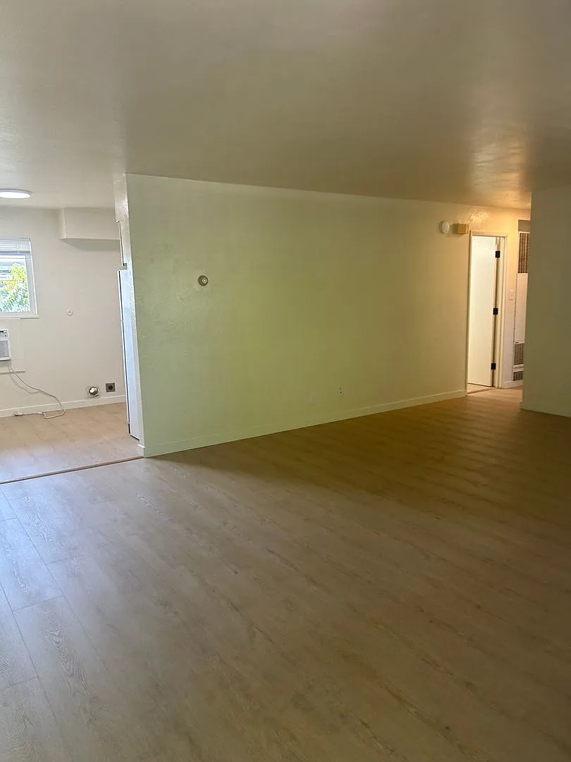 6508-1g - 721 Bennett Ave #1-12 — Photo 3