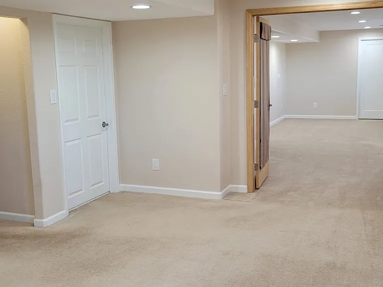 1427 N Challenger Dr — Photo 16