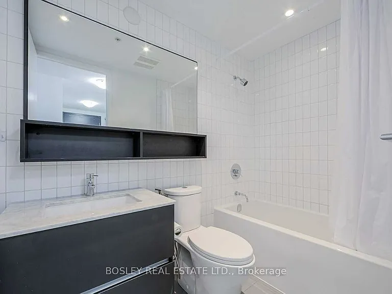 377 Madison Ave #312 — Photo 11