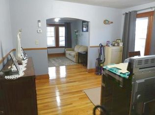 17 Crest Hill Rd, Somerville, MA 02145