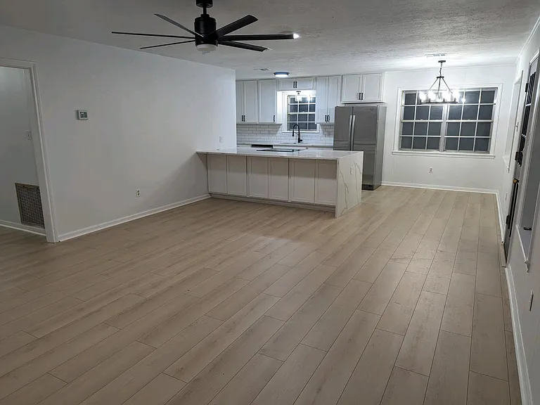 2304 Barak Ln — Photo 3