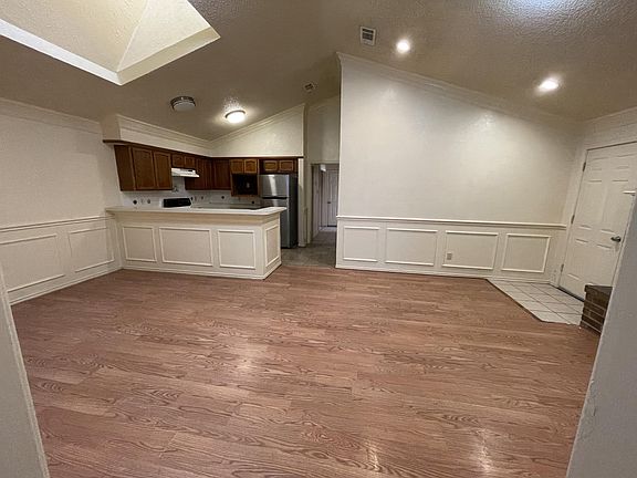 3rd image of 7412 Rutgers Cir #A