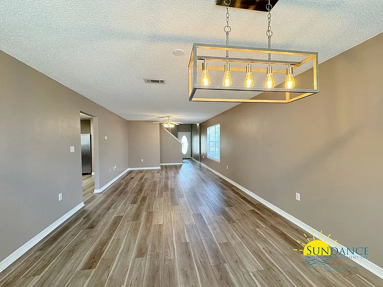 215 Twin Lakes Ln — Photo 4