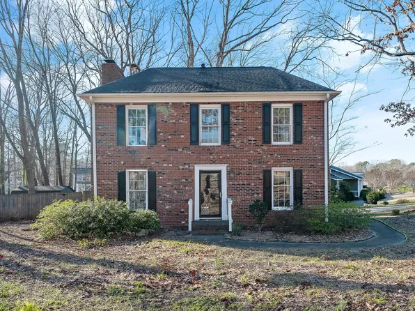 1301 Castalia Dr, Cary, NC 27513