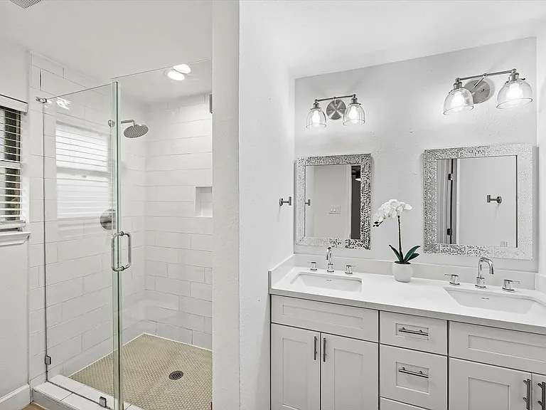 10010 Windriver Dr — Photo 10