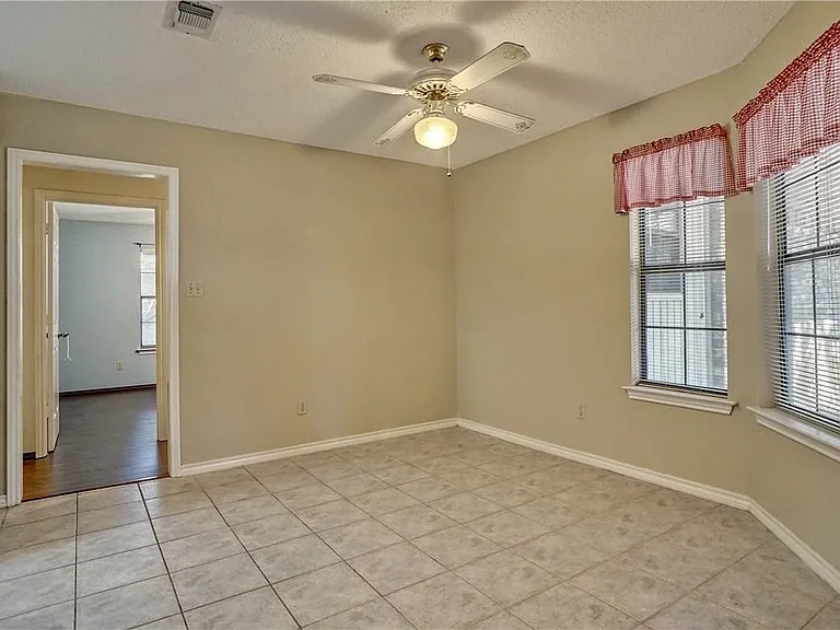 5705 Royal Club Dr — Photo 14