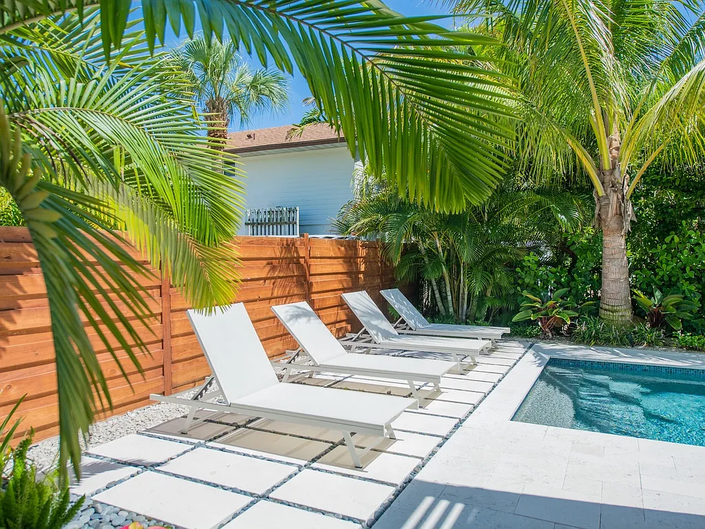3 bed, 3.5 bath, 2191 sqft, $7,500 — Photo 3