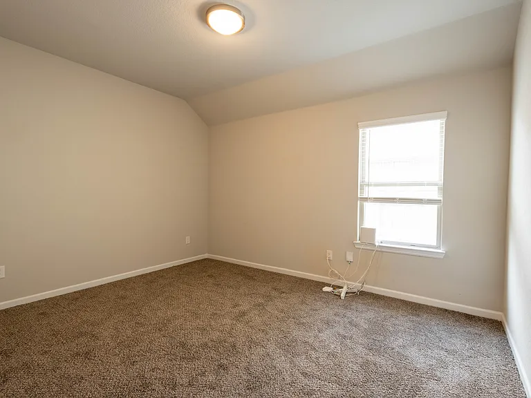 4709 Mayflower Dr — Photo 9