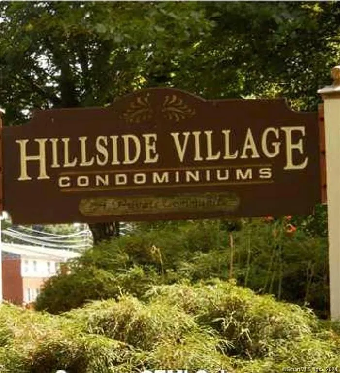 Photo 2 of 12 - 87 Towne House Rd #87 - Hamden, CT Building Photo - 87 Towne House Rd #87