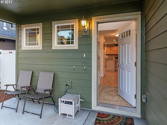 3rd image of 2900 NE 157th Ct