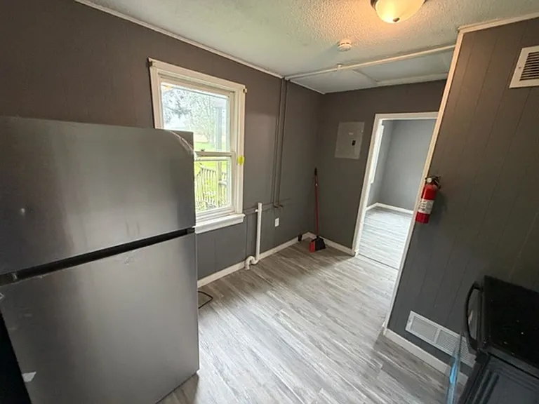 35 Osage Ave — Photo 2