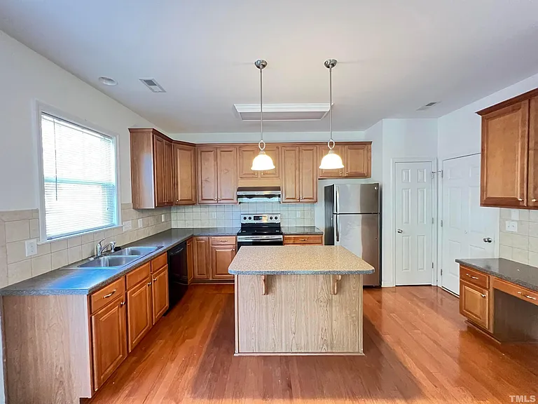 3113 Sentinel Ferry Ln — Photo 3