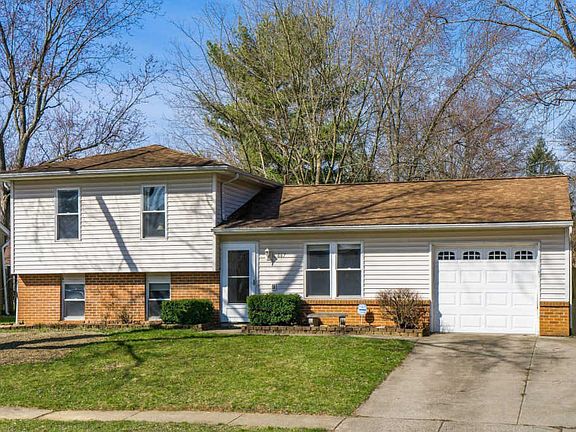4th image of 667 Mistletoe St