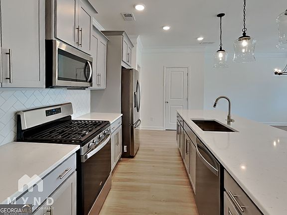 3rd image of 1911 Allagash Ln