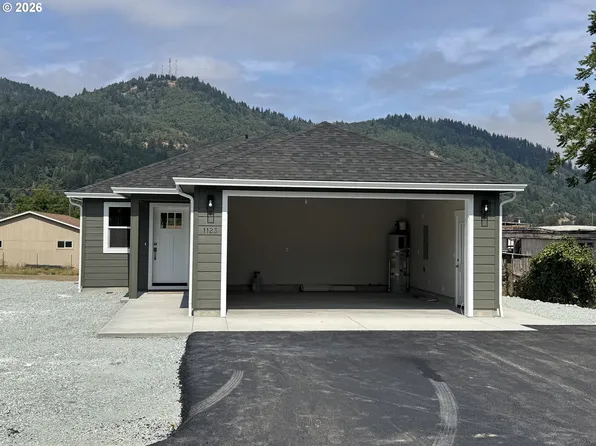 1123 Laura St, Myrtlecreek, OR 97457