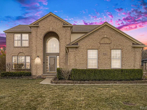 56324 Shakespeare Dr, Macomb, MI 48042