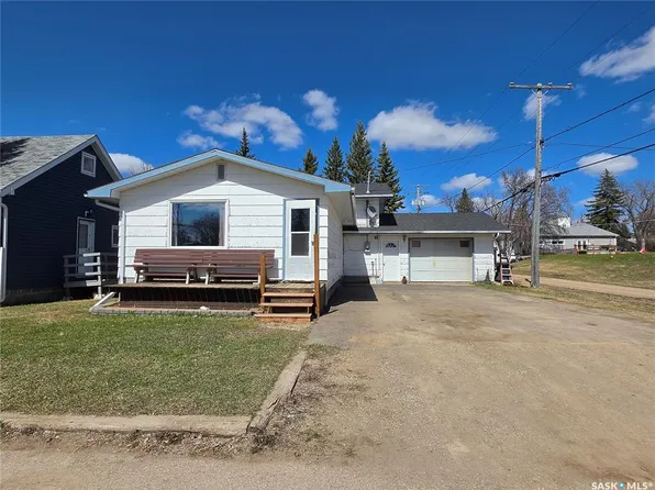 725 2nd AVENUE, Raymore, SK S0A 3J0