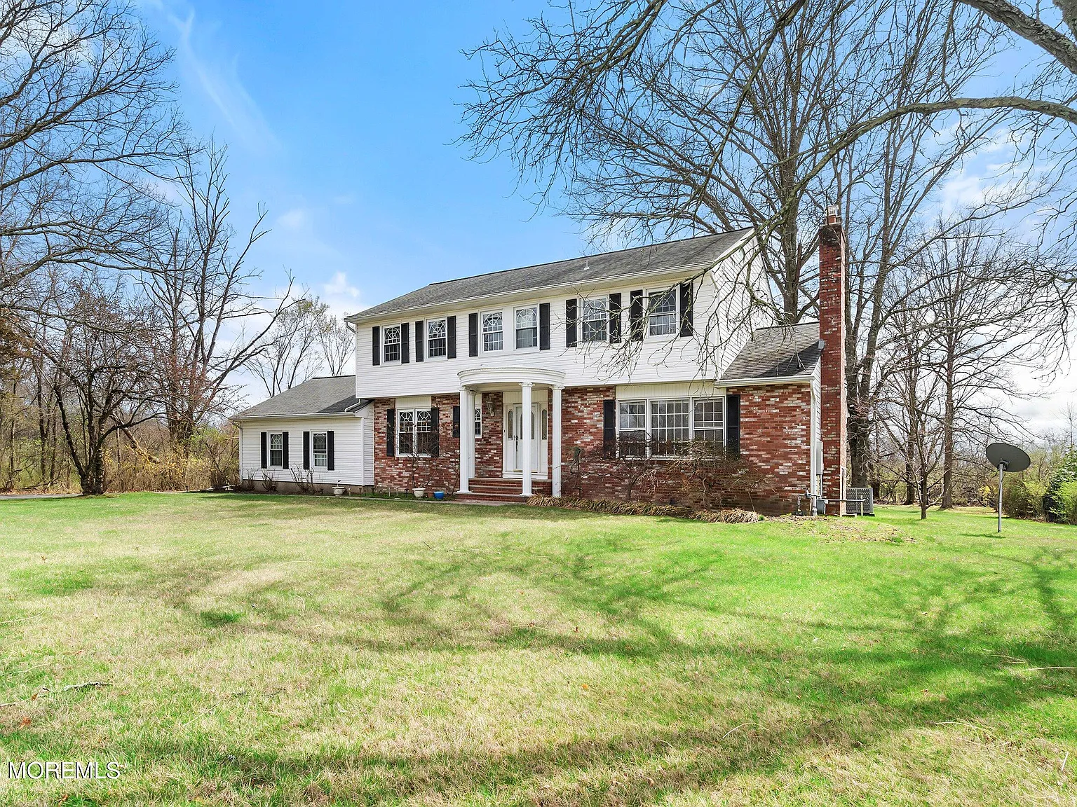 4 bed, 2.5 bath, 2398 sqft, $5,200 — Photo 3