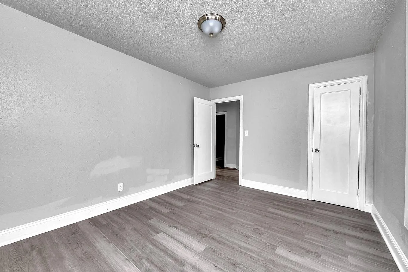 1257 16th Pl SW — Photo 1