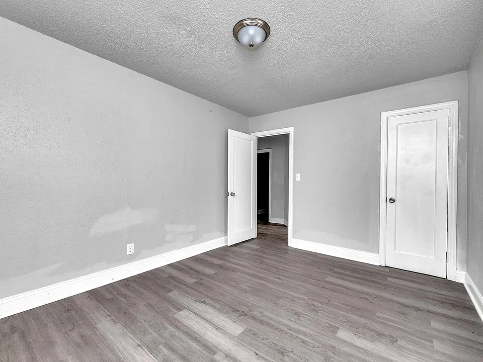 1257 16th Pl SW