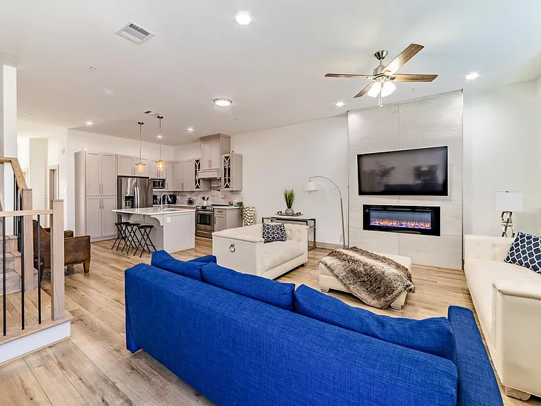 1144 Kathy Ln — Photo 4