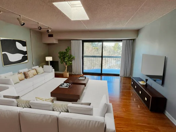 289 Elm St #71, Medford, MA 02155