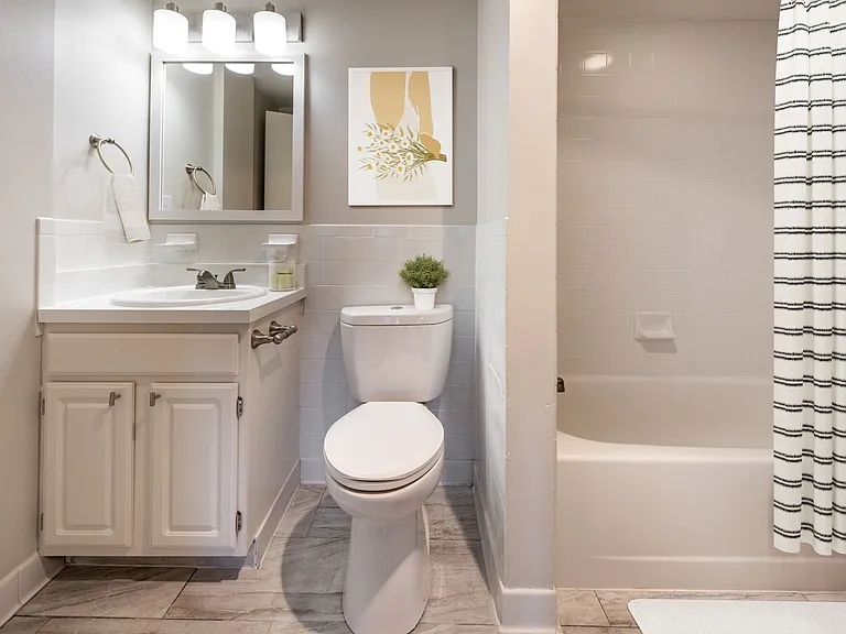 Full Bathroom