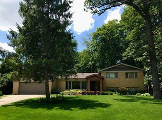 61 Cumberland Dr, Lincolnshire, IL