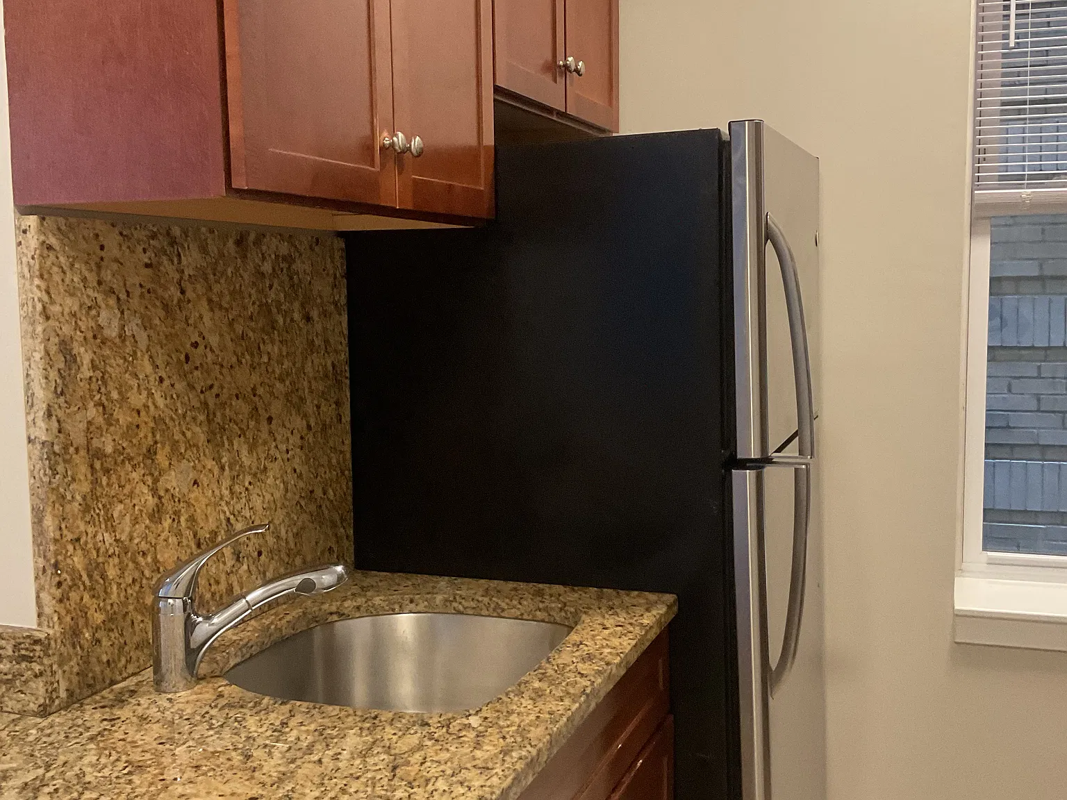 2 bed, 625 sqft, $2,350 — Photo 2