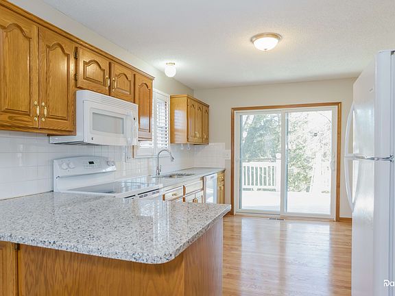 3rd image of 12633 S Crest Dr