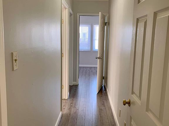4th image of 2329 32nd Ave #1
