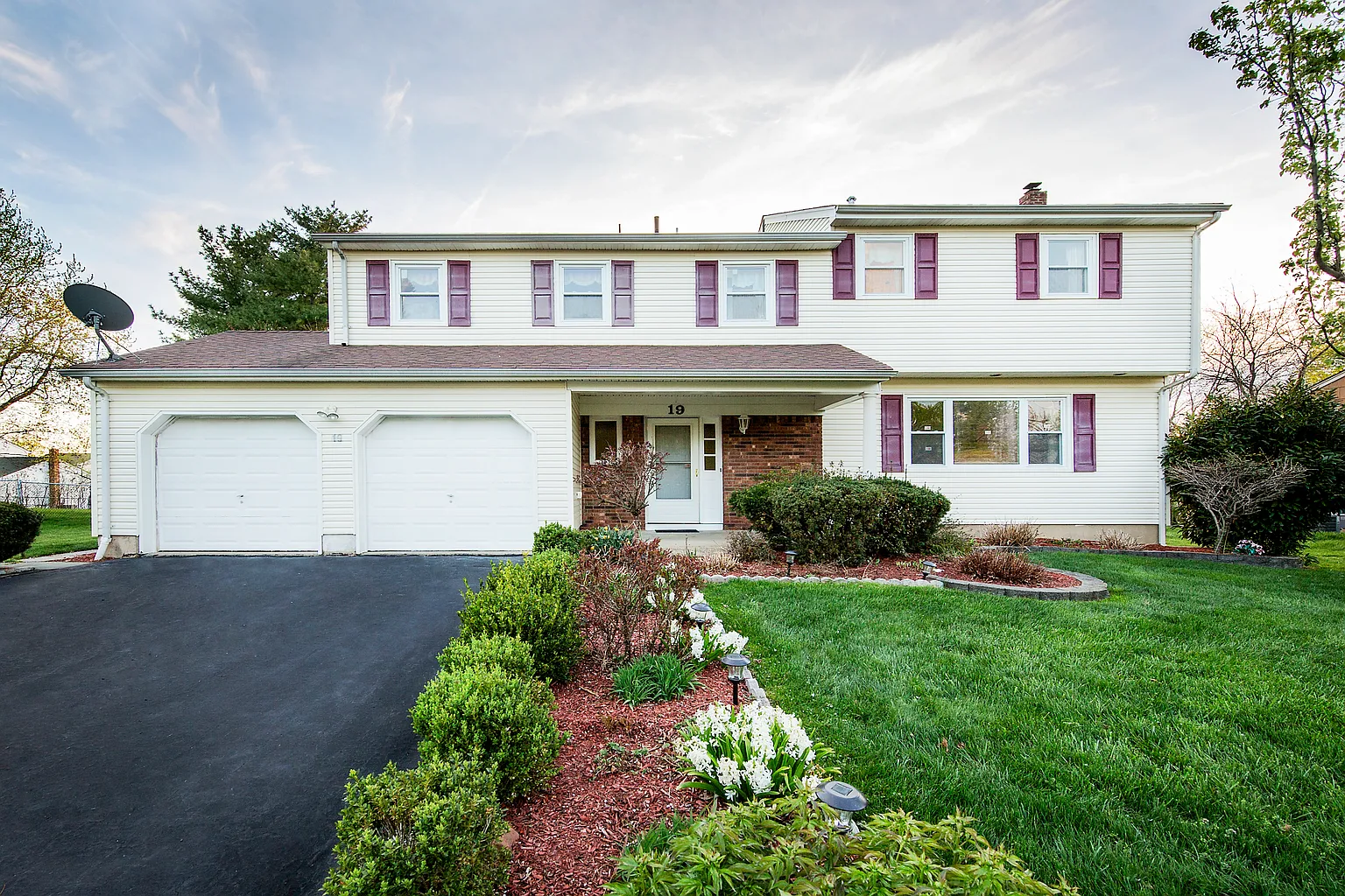 19 Canterbury Ln photo 1