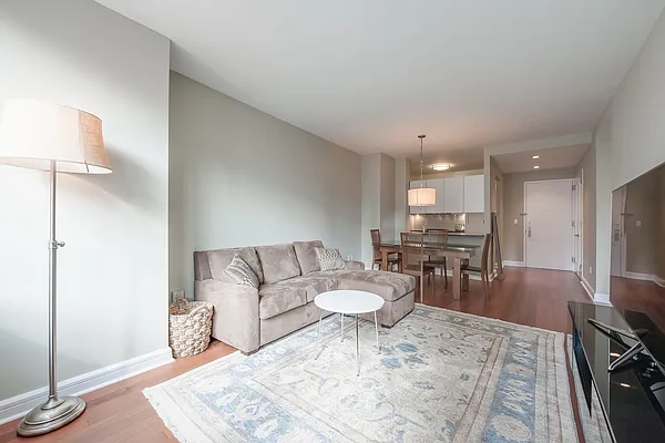 Rented by Nest Seekers International | media 12